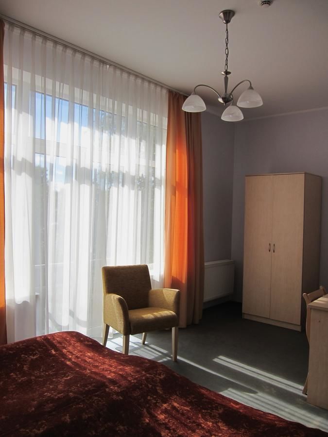 Отель Hotel Vilmaja Рига